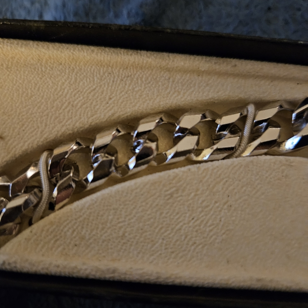Man's Engravable ID Bracelet - Picture 3 of 6